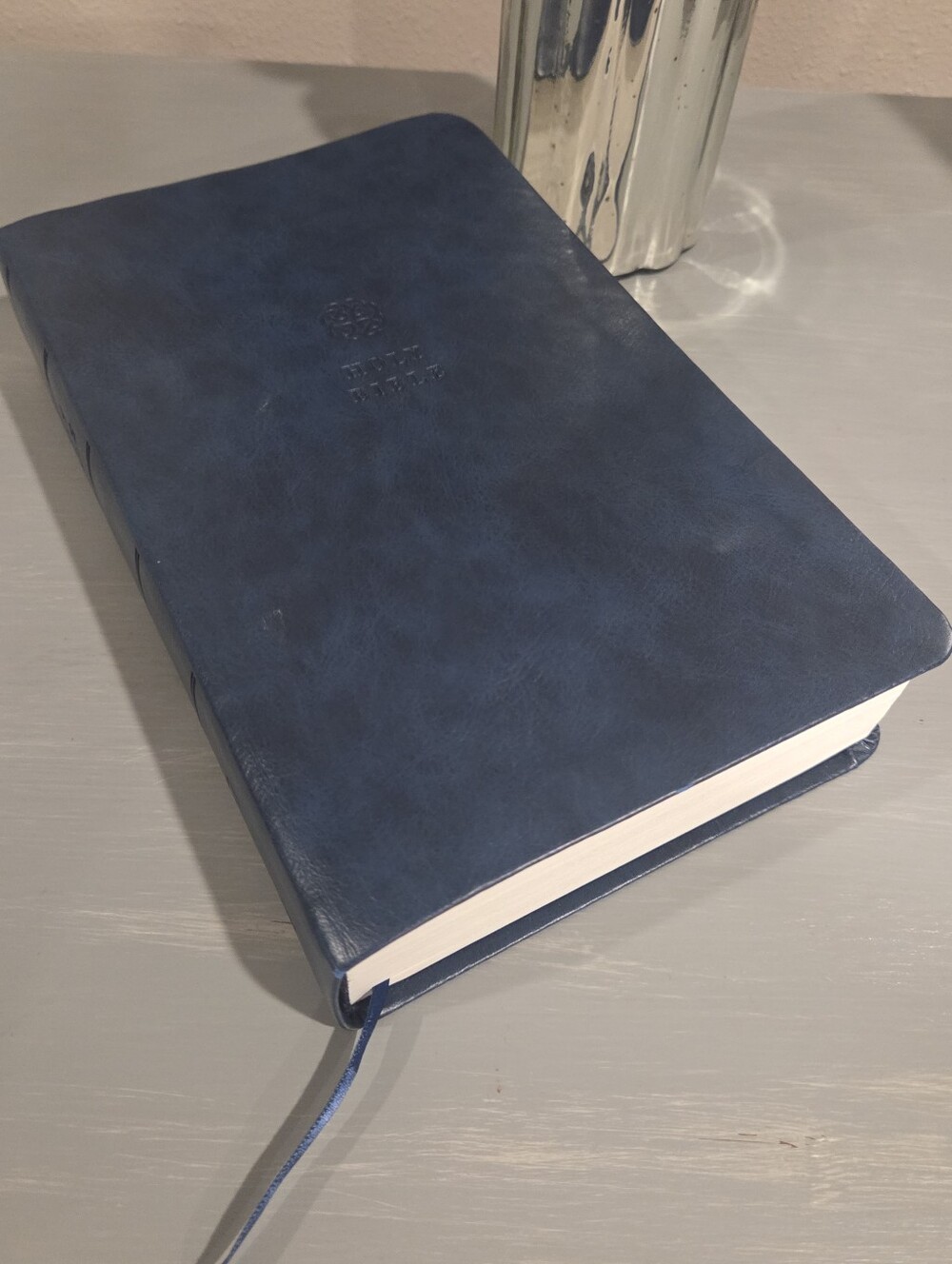 KJV BIBLE Thomas Nelson Blue Leather Red Letter Giant Print 2017 Ribbon Marker